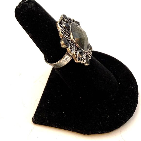 VTG Silver Tone Black Statement Ring Ornate Filigree Large Fashion Jewelry - Picture 5 of 9